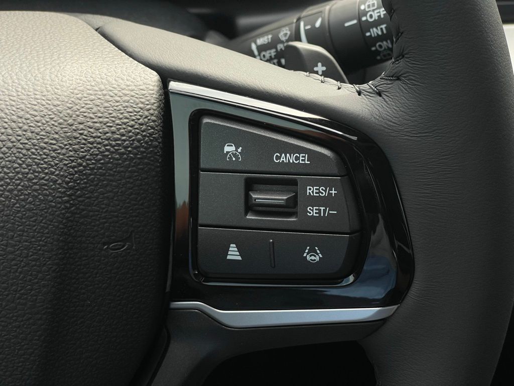 Vehicle image 34 of 47