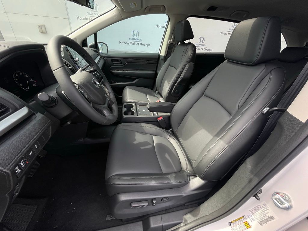 Vehicle image 18 of 47