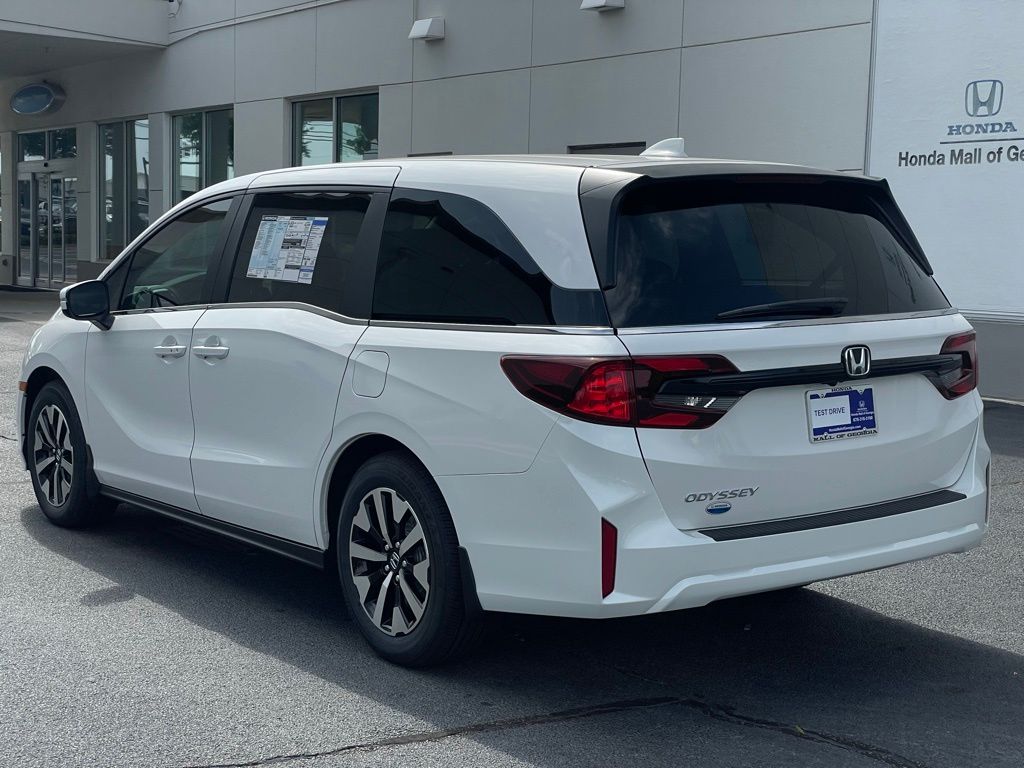 Vehicle image 7 of 47