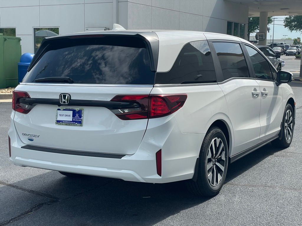 Vehicle image 5 of 47