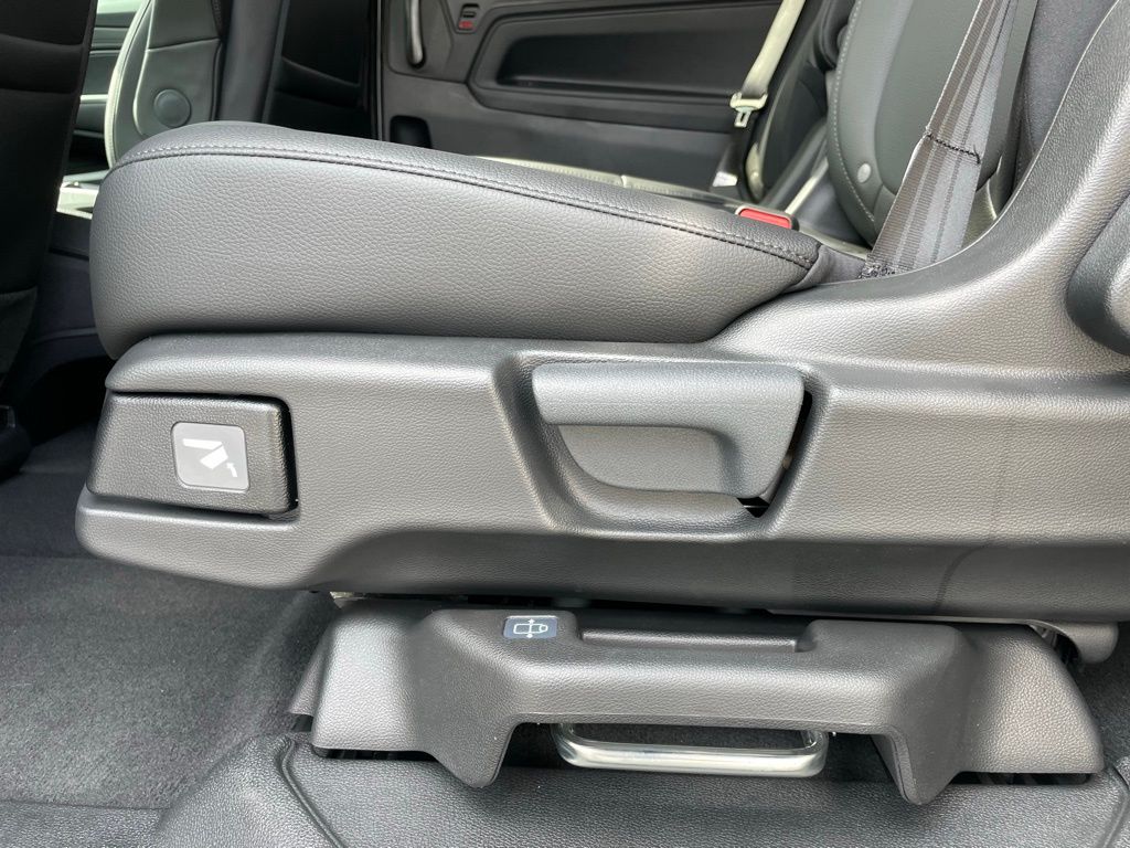 Vehicle image 45 of 47