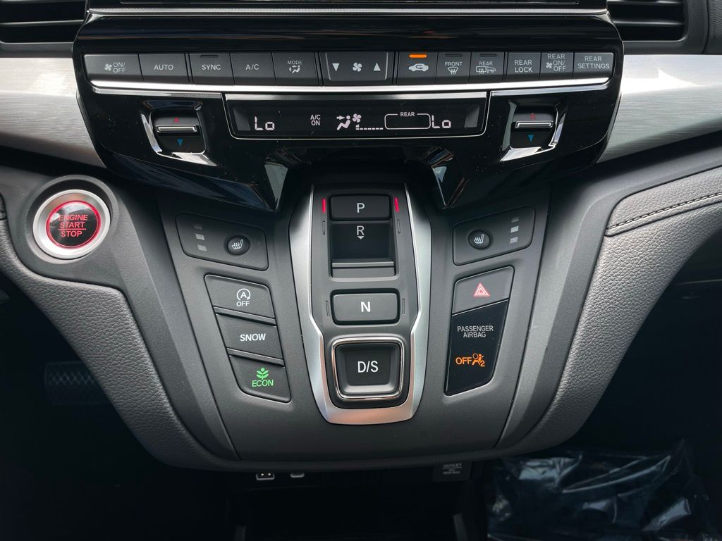 Vehicle image 42 of 47