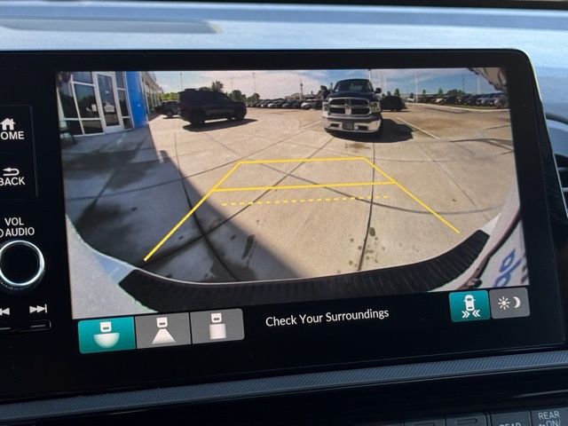 Vehicle image 12 of 26
