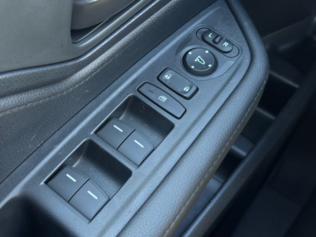 Vehicle image 25 of 26