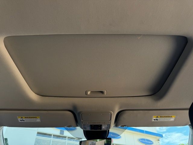 Vehicle image 9 of 26