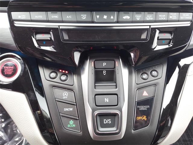 Vehicle image 17 of 22