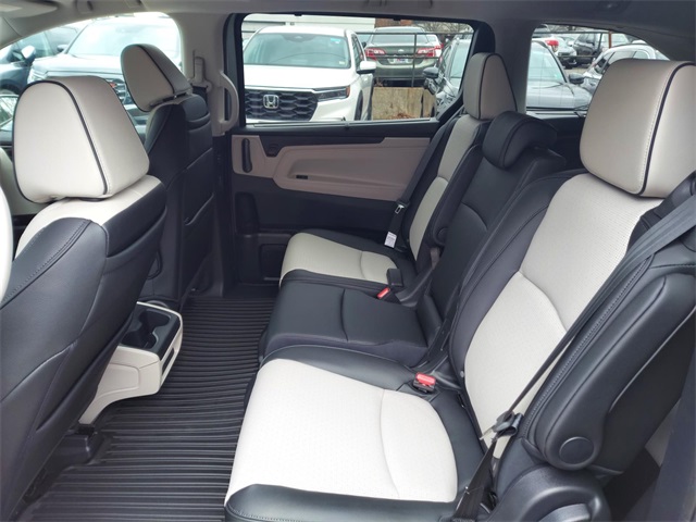 Vehicle image 9 of 22