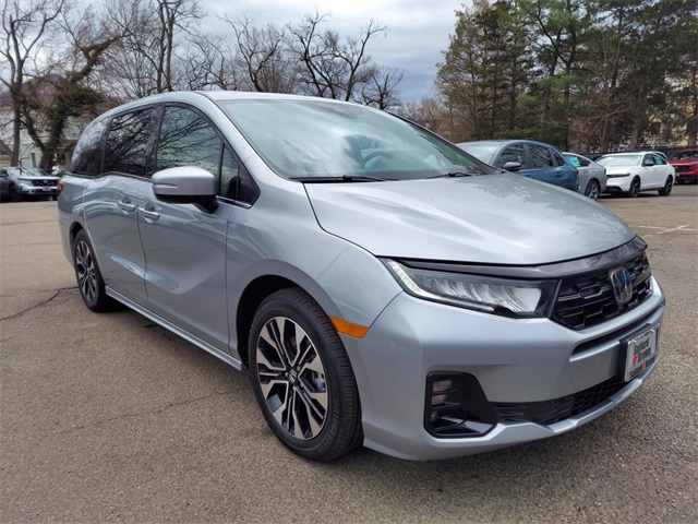 Vehicle image 4 of 22