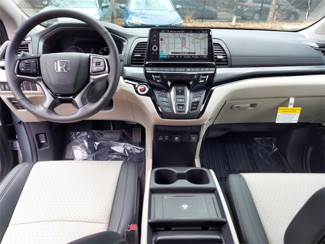 Vehicle image 11 of 22