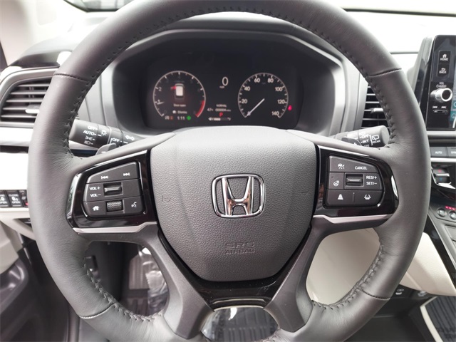 Vehicle image 15 of 22