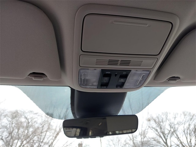 Vehicle image 21 of 22
