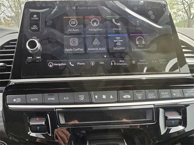 Vehicle image 15 of 24