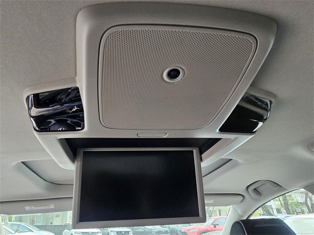 Vehicle image 9 of 24