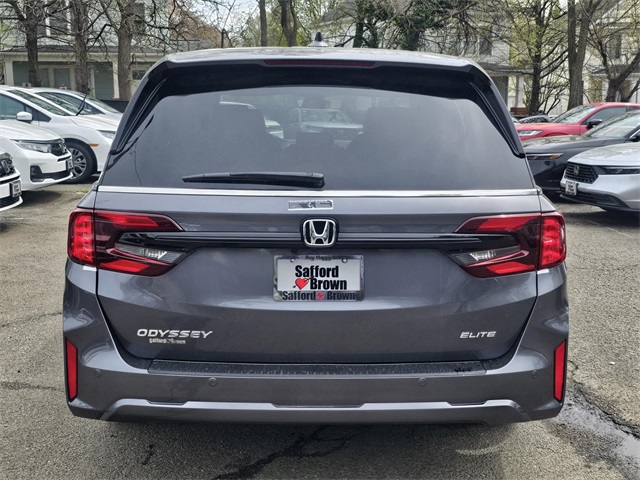 Vehicle image 4 of 24