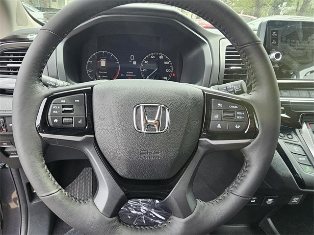 Vehicle image 14 of 24