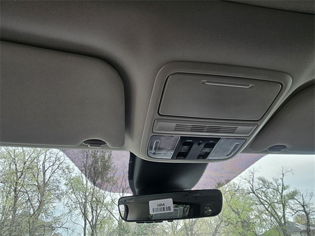 Vehicle image 23 of 24