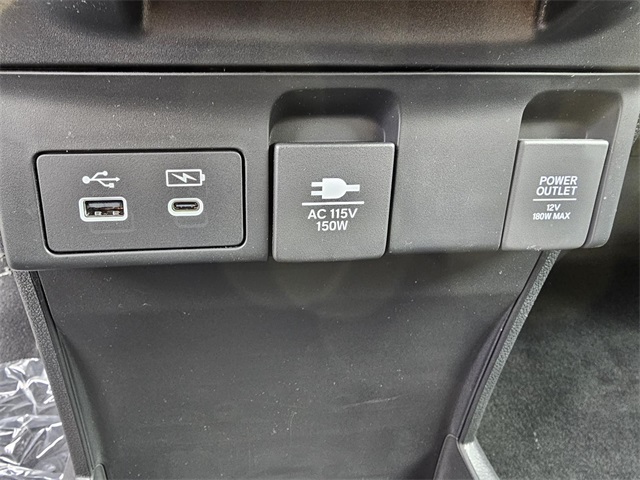 Vehicle image 17 of 24