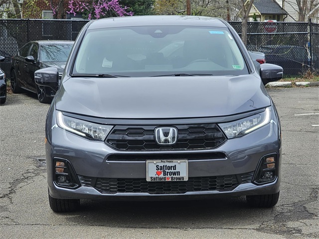 Vehicle image 3 of 24