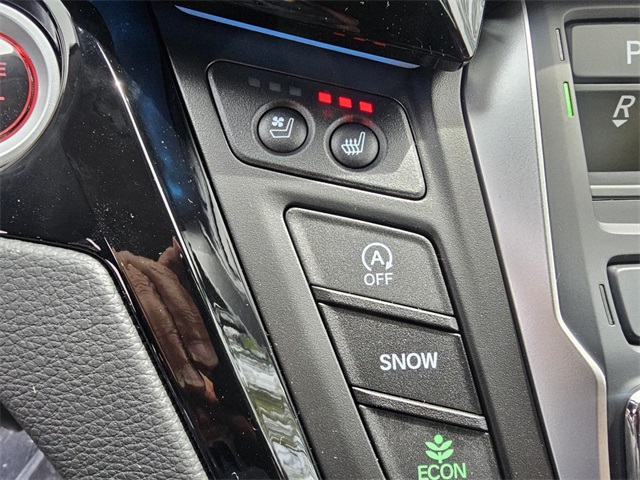 Vehicle image 20 of 24