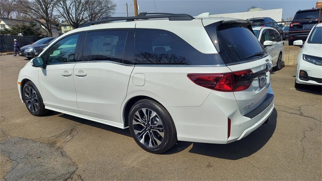 Vehicle image 5 of 21