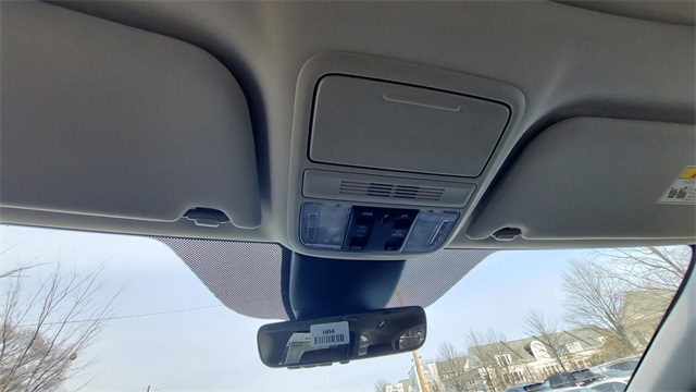 Vehicle image 20 of 21