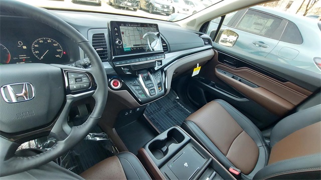 Vehicle image 19 of 21