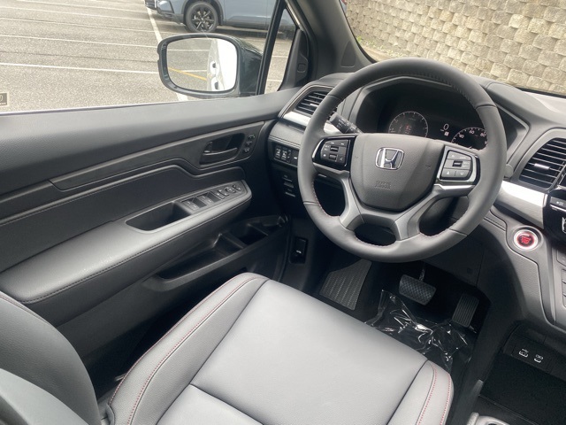 Vehicle image 17 of 37