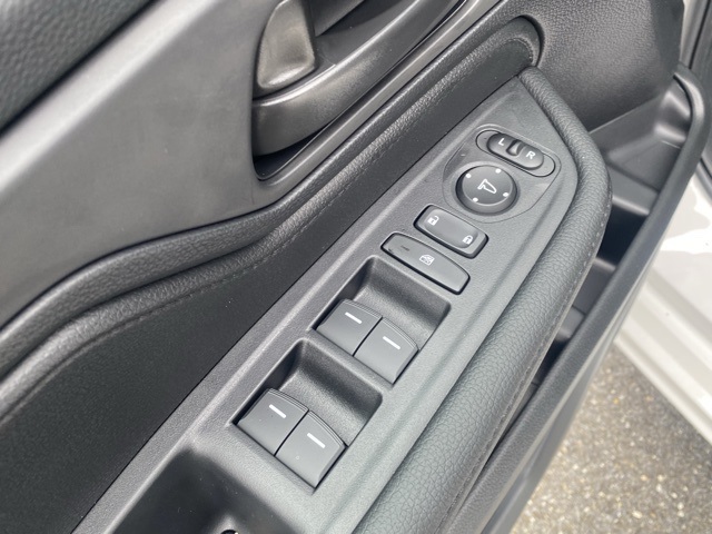 Vehicle image 35 of 37