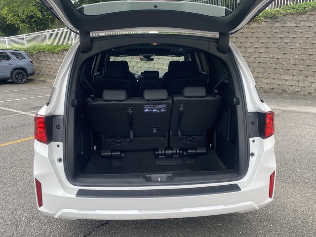 Vehicle image 9 of 37
