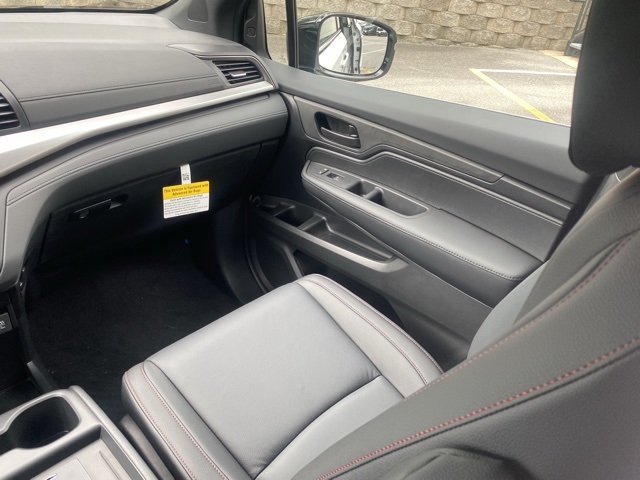 Vehicle image 21 of 37