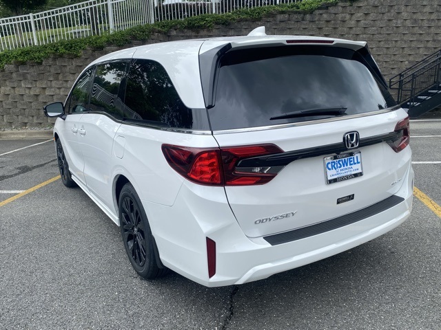 Vehicle image 6 of 37