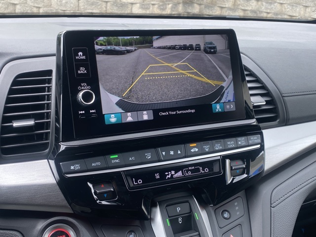 Vehicle image 27 of 37