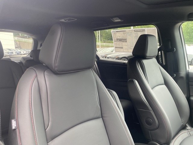 Vehicle image 13 of 37