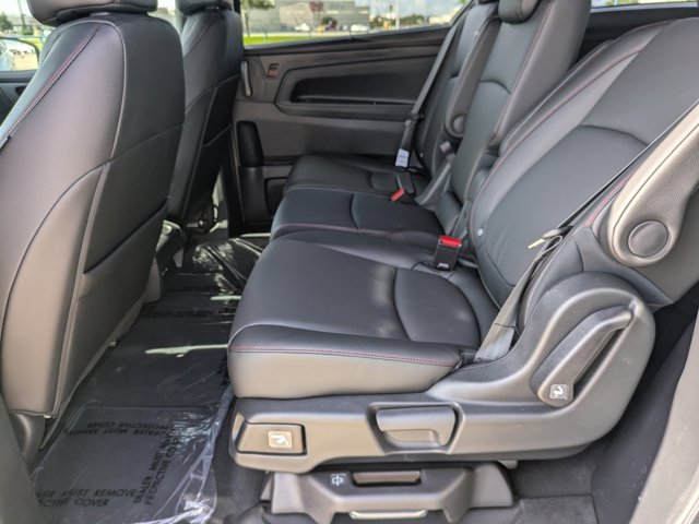 Vehicle image 15 of 22