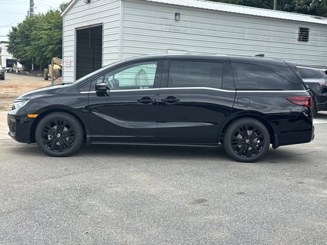 Vehicle image 8 of 32