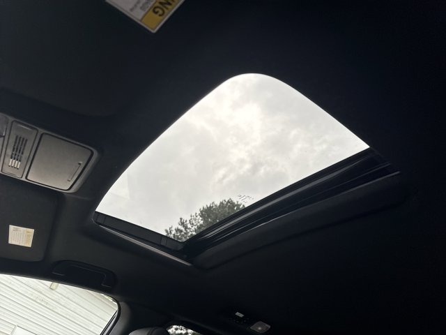 Vehicle image 20 of 32