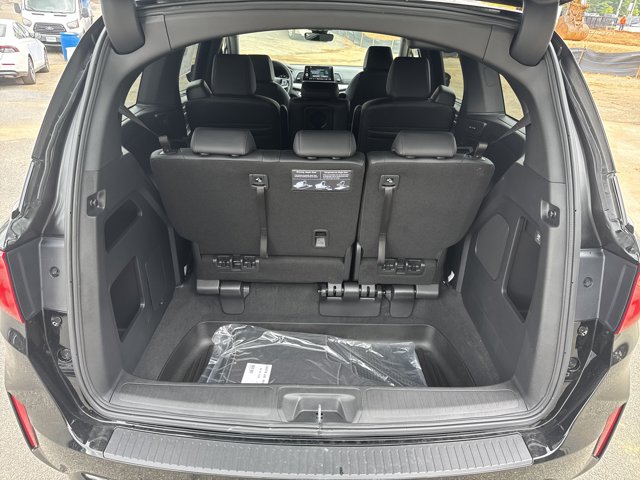 Vehicle image 25 of 32