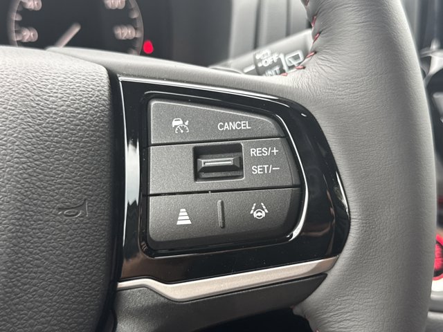 Vehicle image 27 of 32