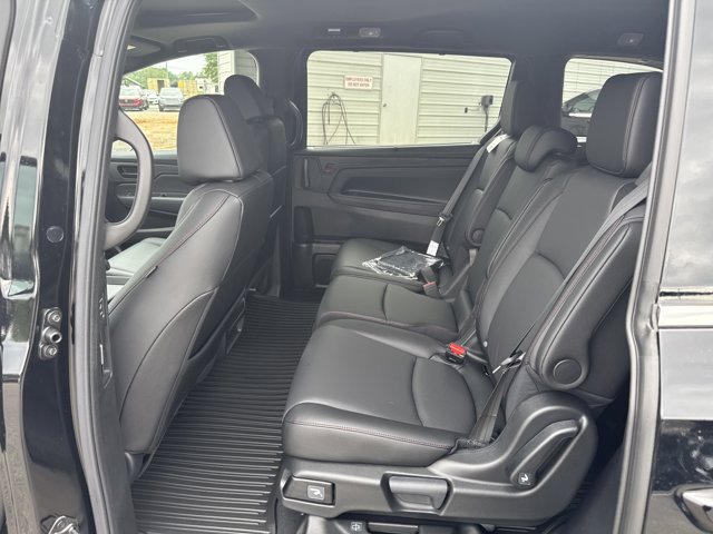 Vehicle image 21 of 32