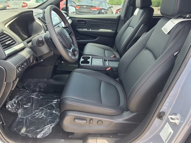Vehicle image 8 of 31