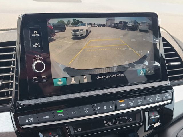 Vehicle image 13 of 31