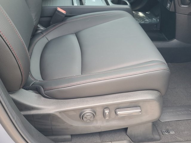Vehicle image 24 of 31