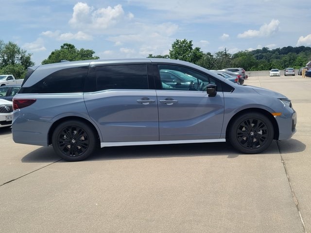 Vehicle image 2 of 31