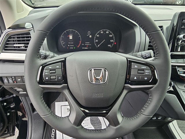 Vehicle image 17 of 24