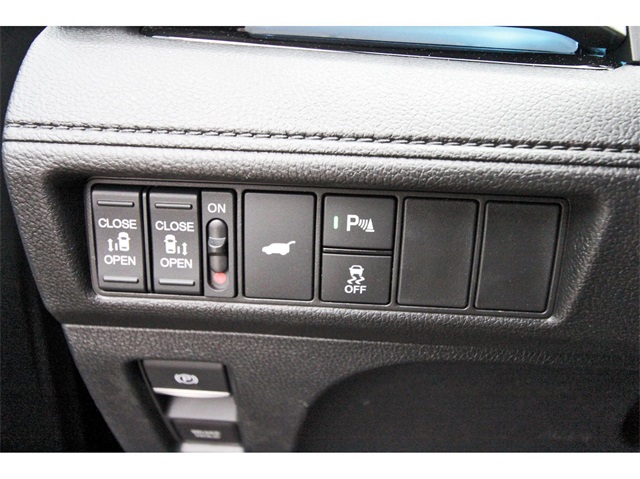 Vehicle image 19 of 28