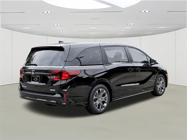 Vehicle image 4 of 28