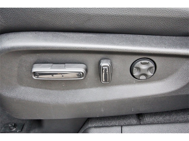 Vehicle image 27 of 28