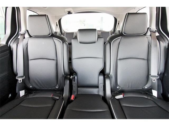 Vehicle image 16 of 26