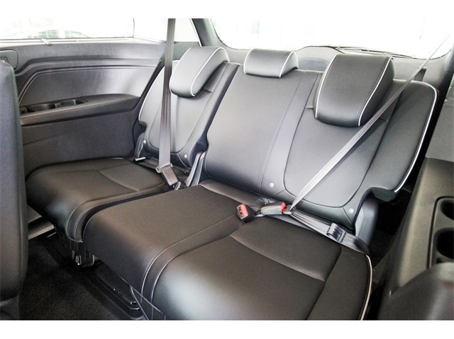 Vehicle image 13 of 26
