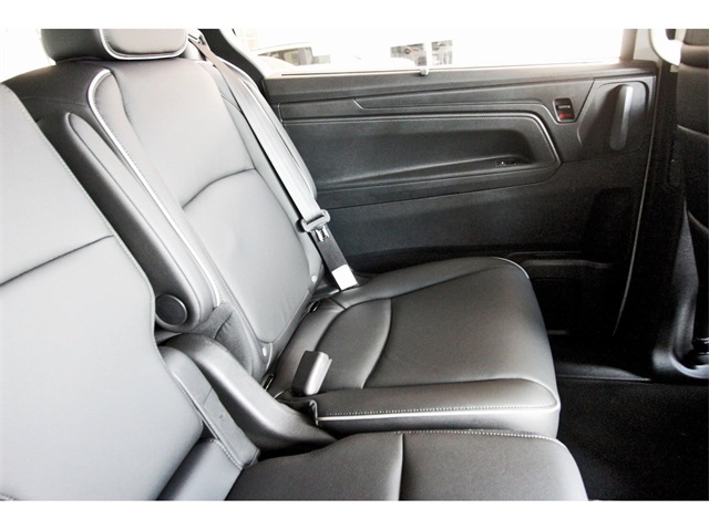 Vehicle image 11 of 26